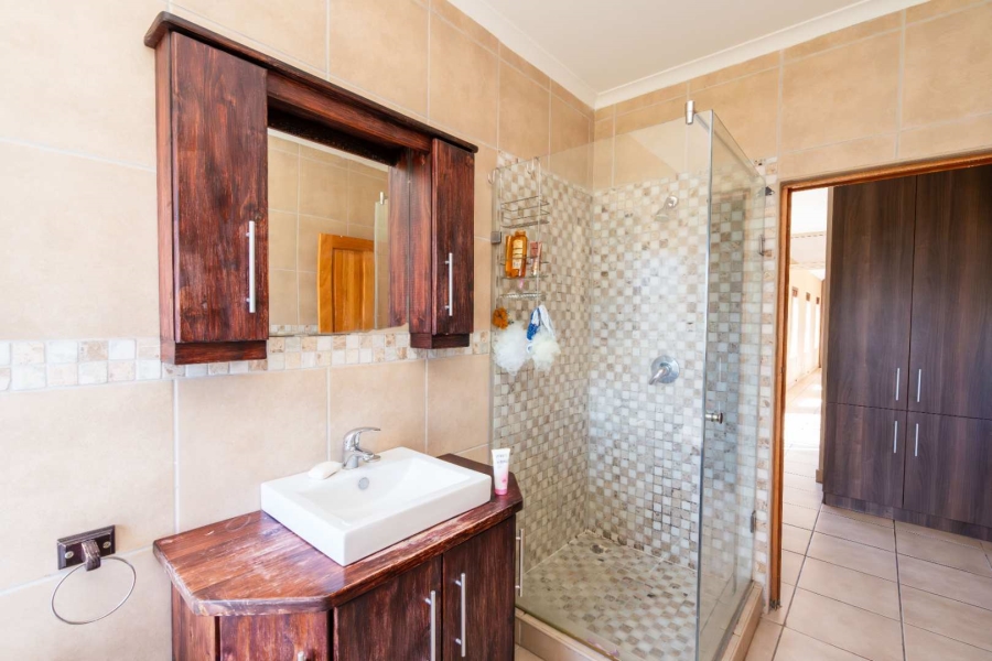 4 Bedroom Property for Sale in Myburgh Park Fase 2 Western Cape